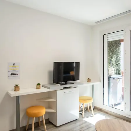 Waverly Furnished Flat Νίκαια
